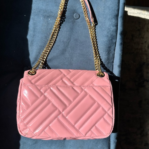 MICHEAL KORS PINK/GOLD CROSSBODY BAG! 🤍💞✨ (PERFECT CONDITION) - Picture 4 of 4